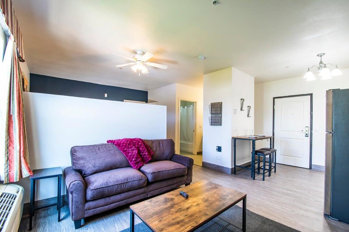 Vistas 316- Renovated In Style Sleeps 5 Apartment
